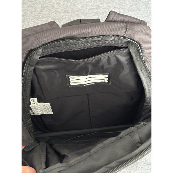 Puma Small Black/Red Backpack Bag - Picture 3 of 4